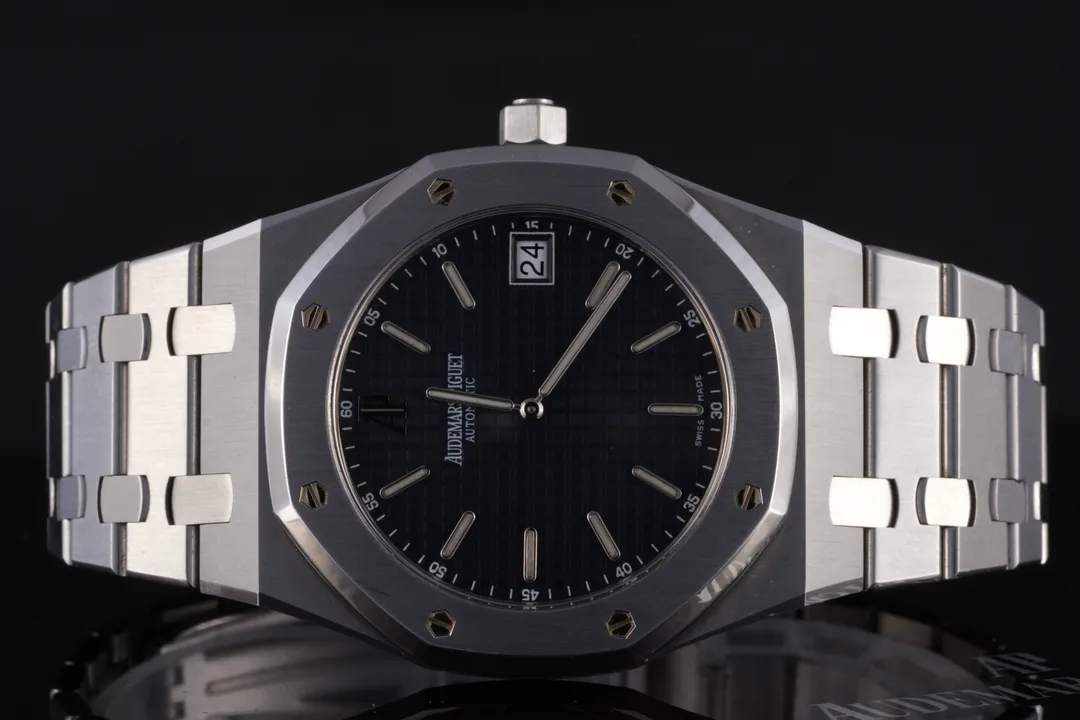 Audemars Piguet Royal Oak Jumbo, Ref. 15202, blue dial, Stainless Steel case luxury watch – view 2