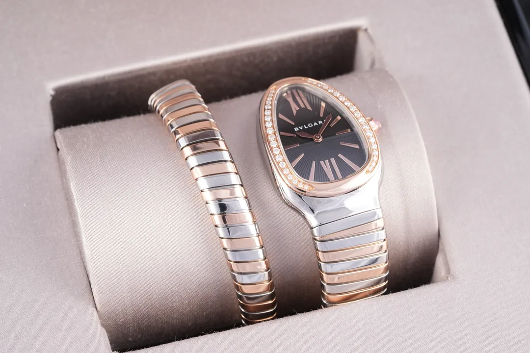 Bulgari Serpenti, Ref. 102098, black dial, 18K Gold and Steel case luxury watch – view 2