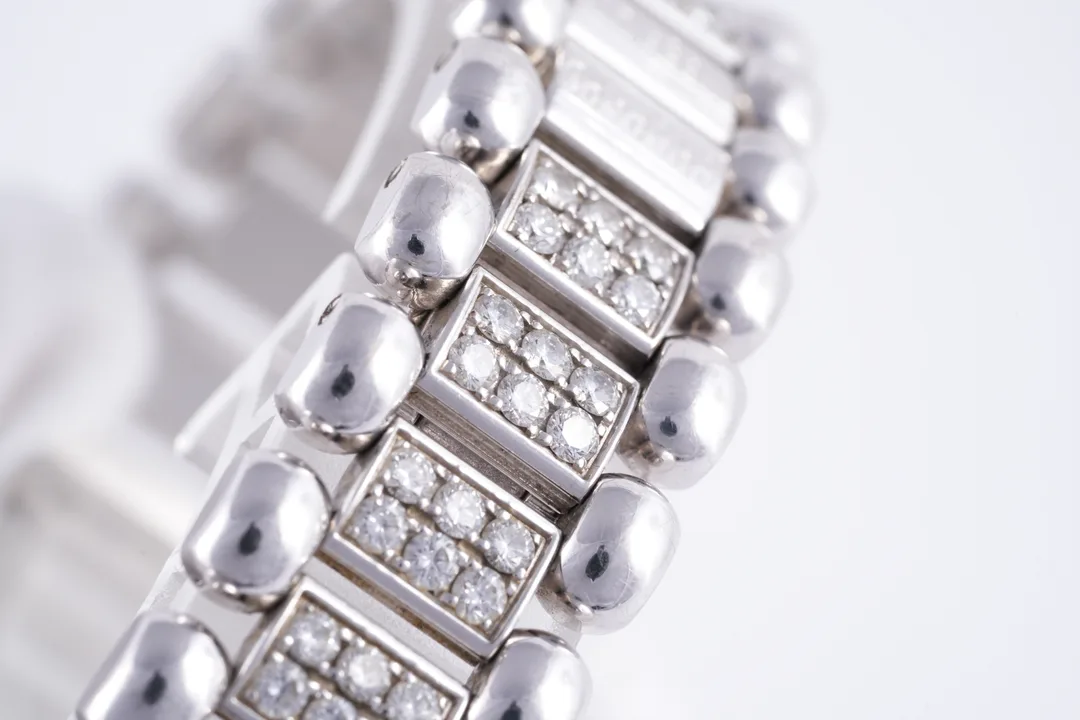 Chopard Imperiale, pavé diamond dial, 18K White Gold case luxury watch – view 2