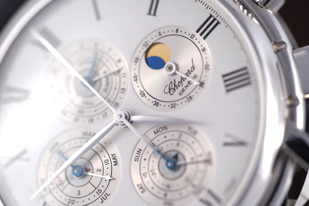 Chopard Quantieme Perpetual, Ref. 36/91224, white dial, Platinum case luxury watch – view 2