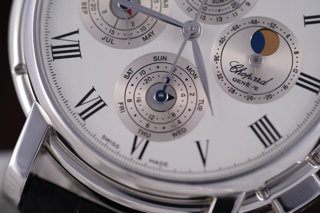 Chopard Quantieme Perpetual, Ref. 36/91224, white dial, Platinum case luxury watch – view 5