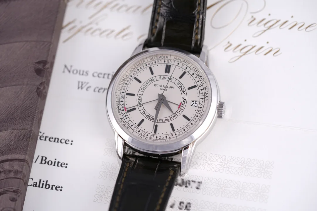 Patek Philippe Calatrava, Ref. 5212A-001, silver dial, Stainless Steel case luxury watch – view 6