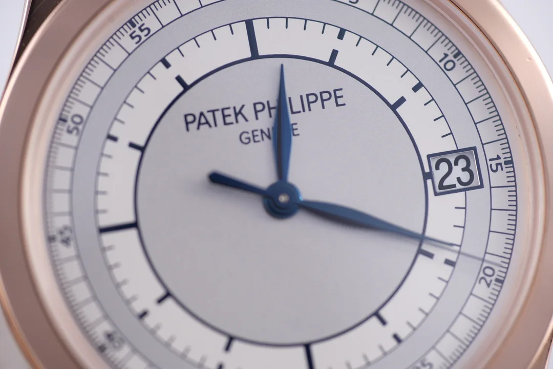 Patek Philippe Calatrava, Ref. 5296R-001, silver dial, 18K Rose Gold case luxury watch – view 3
