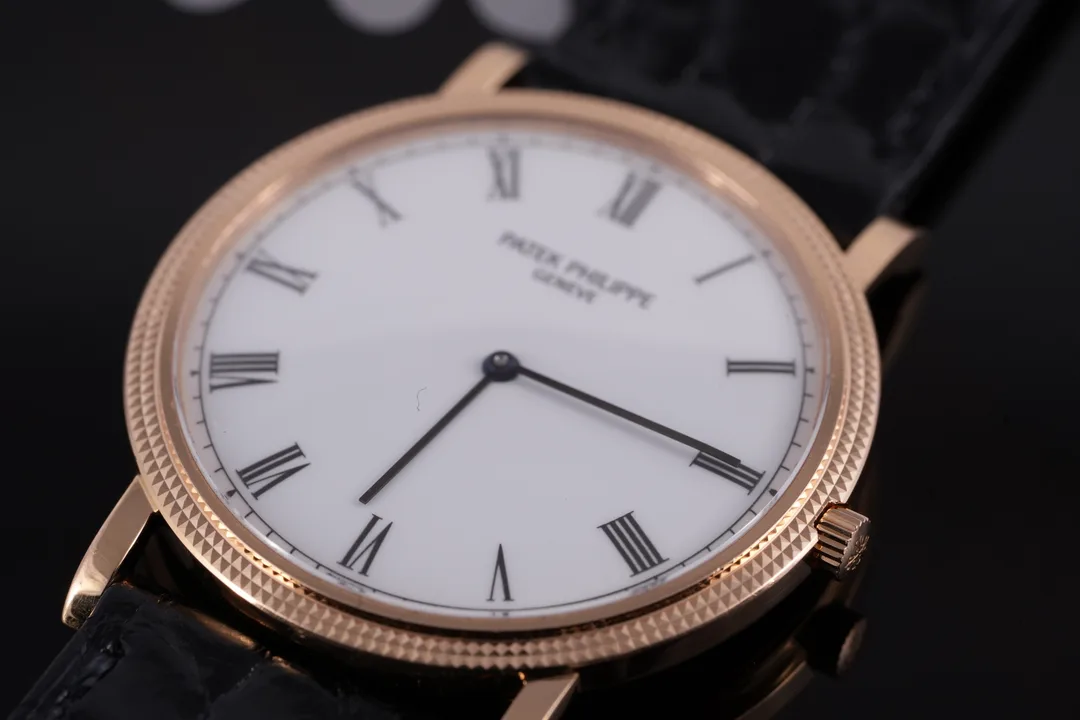 Patek Philippe Calatrava, Ref. 3520-D, white dial, 18K Pink Gold case luxury watch – view 2