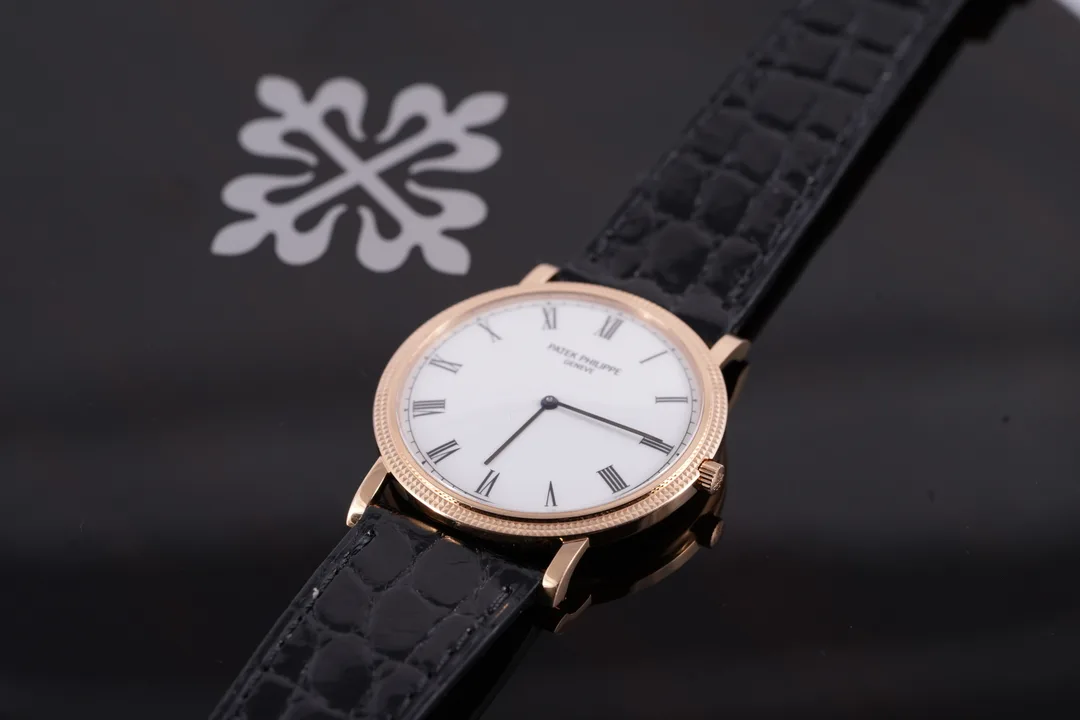 Patek Philippe Calatrava, Ref. 3520-D, white dial, 18K Pink Gold case luxury watch – view 3