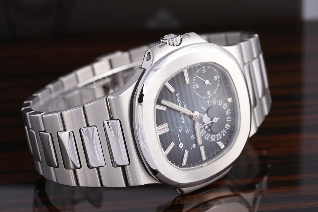 Patek Philippe Nautilus, Ref. 5712/1A-001, blue dial, Stainless Steel case luxury watch – view 2