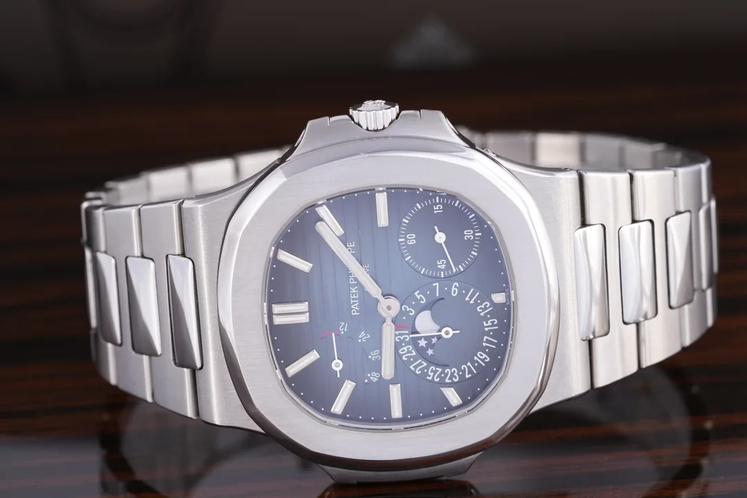 Patek Philippe Nautilus, Ref. 5712/1A-001, blue dial, Stainless Steel case luxury watch – view 6