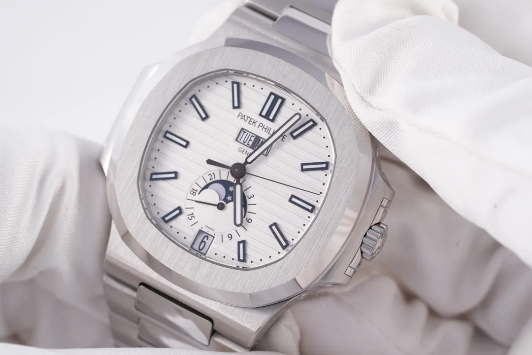 Patek Philippe Nautilus Annual Calendar, Ref. 5726/1A-010, white dial, Stainless Steel case luxury watch – view 3