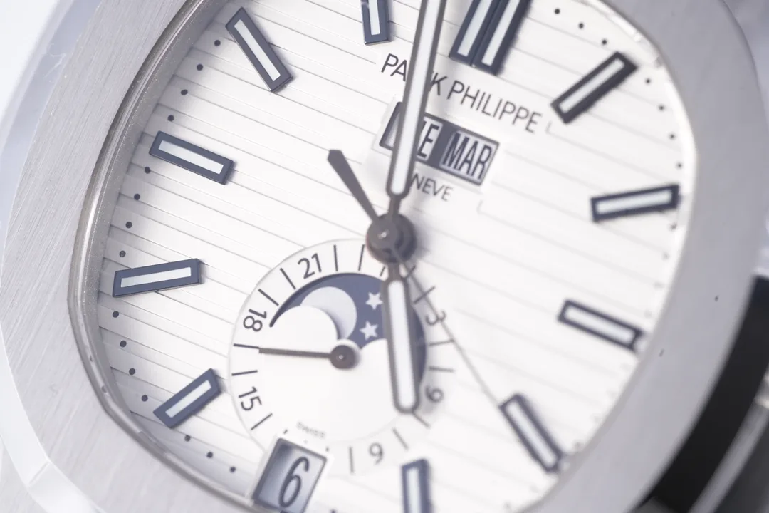 Patek Philippe Nautilus Annual Calendar, Ref. 5726/1A-010, white dial, Stainless Steel case luxury watch – view 5