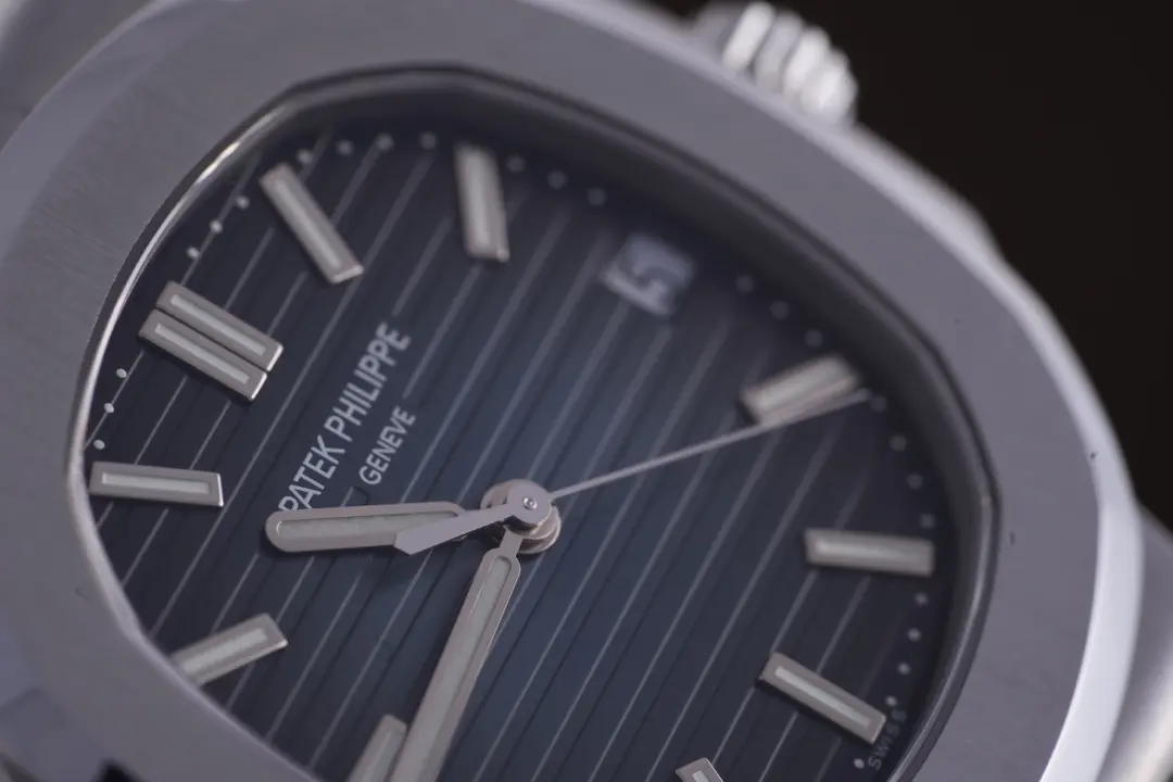 Patek Philippe Nautilus, Ref. 5711/1A-010, blue dial, Stainless Steel case luxury watch – view 7