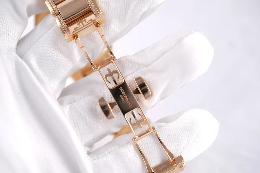 Patek Philippe Twenty~4, Ref. 7300/1201R-001, silver dial, 18K Rose Gold case luxury watch – view 13