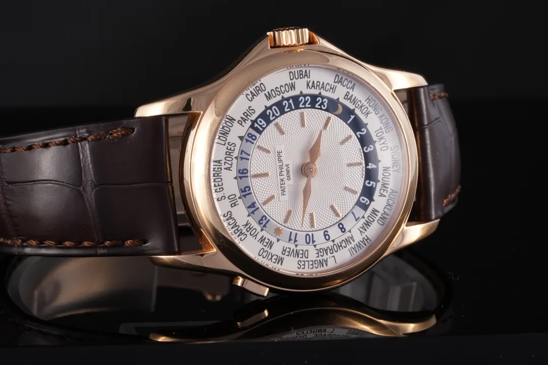 Patek Philippe World Time, Ref. 5110J-001, silver dial, 18K Yellow Gold case luxury watch – view 6