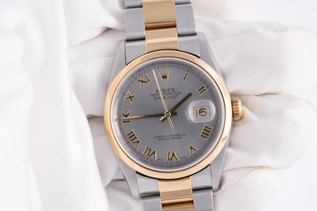 Rolex Datejust 36, Ref. 16203, silver dial, Stainless Steel case luxury watch – view 2