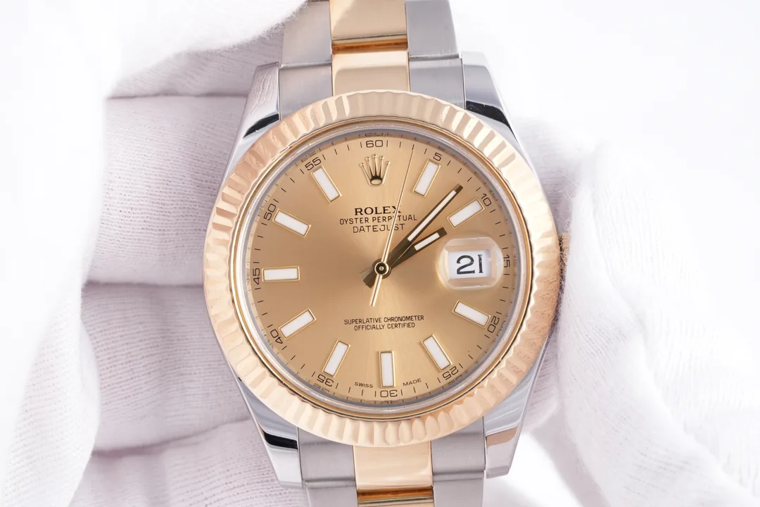 Rolex Datejust II, Ref. 116333, champagne dial, 18K Gold and Steel case luxury watch – view 2