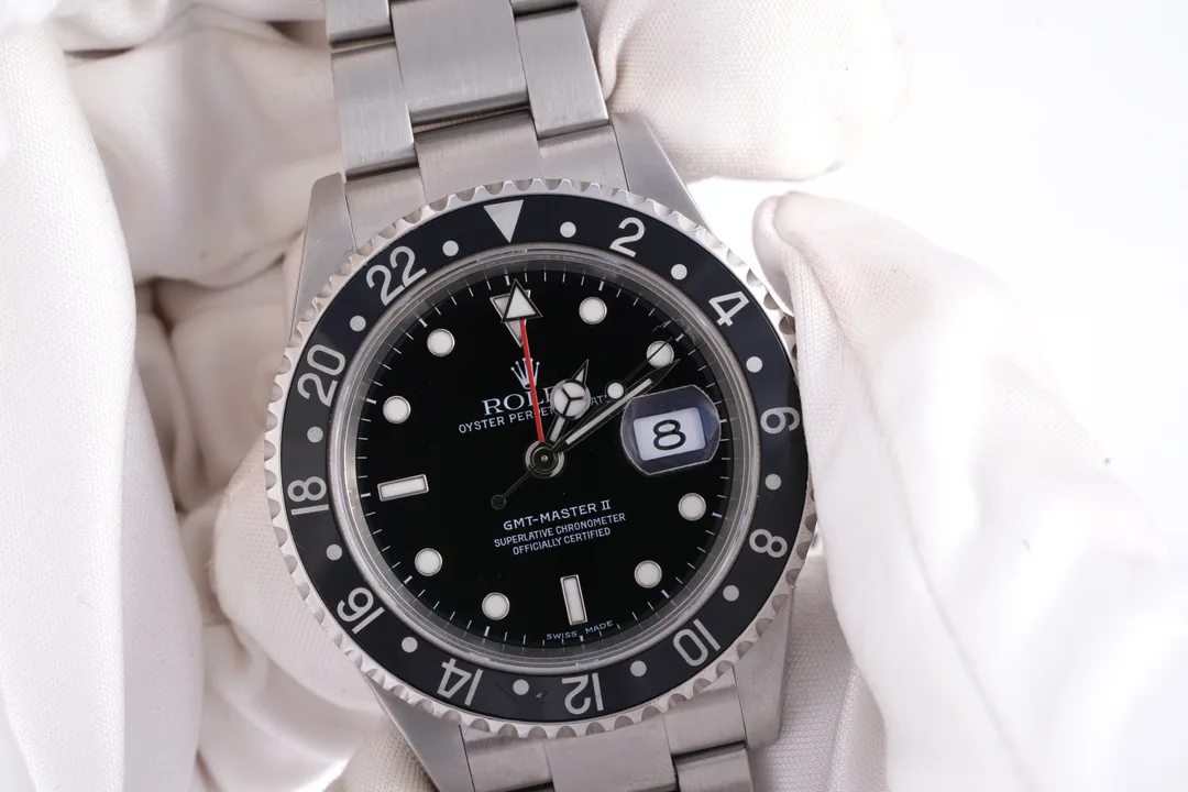 Rolex GMT-Master II, Ref. 16710, black dial, Stainless Steel case luxury watch – view 3