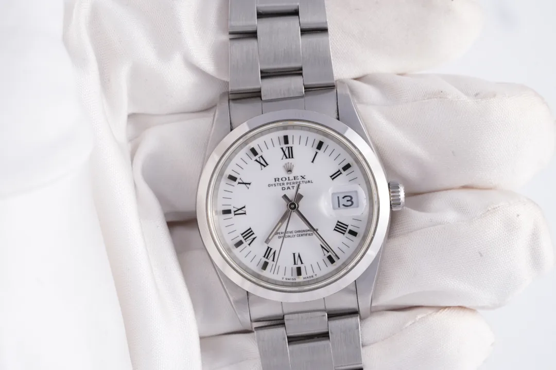 Rolex Oyster Perpetual Date, Ref. 15200, white dial, Stainless Steel case luxury watch – view 2