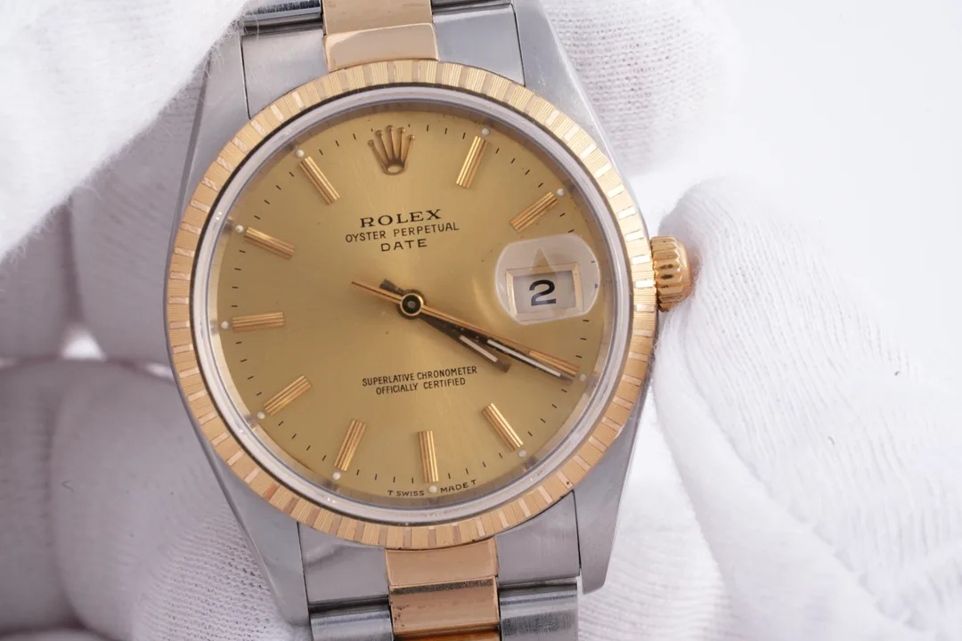 Rolex Oyster Perpetual Date, Ref. 15223, champagne dial, 18K Gold and Steel case luxury watch – view 2