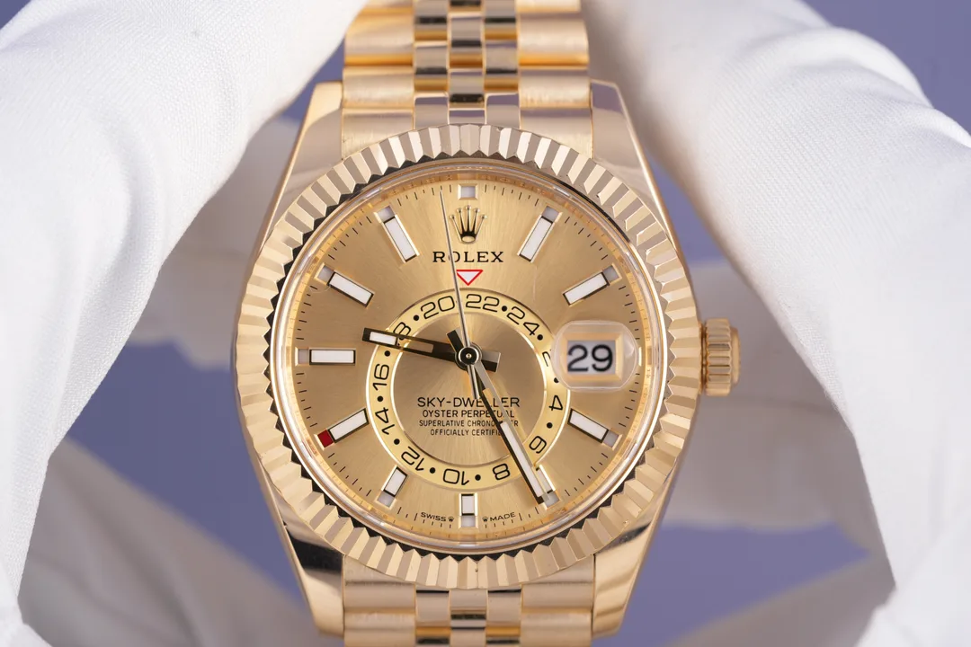 Rolex Sky-Dweller, Ref. 336938, champagne dial, 18K Yellow Gold case luxury watch – view 2