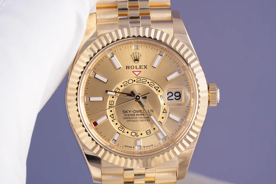 Rolex Sky-Dweller, Ref. 336938, champagne dial, 18K Yellow Gold case luxury watch – view 5