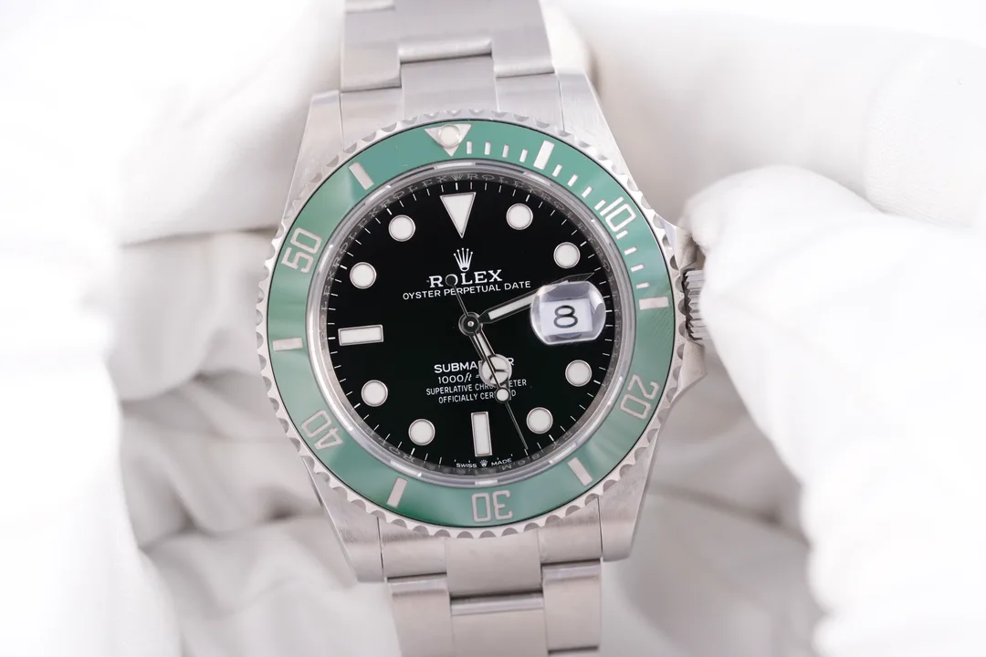 Rolex Submariner Date 'Starbucks', Ref. 126610LV, black dial, Stainless Steel case luxury watch – view 5