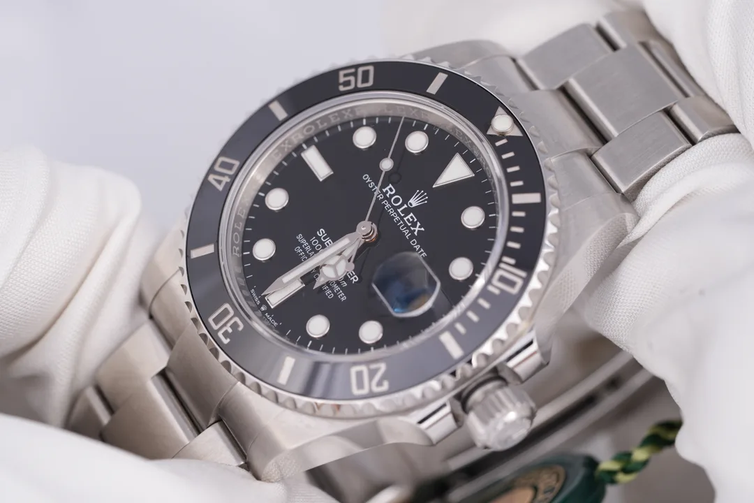 Rolex Submariner Date, Ref. 126610 LN, black dial, Stainless Steel case luxury watch – view 2