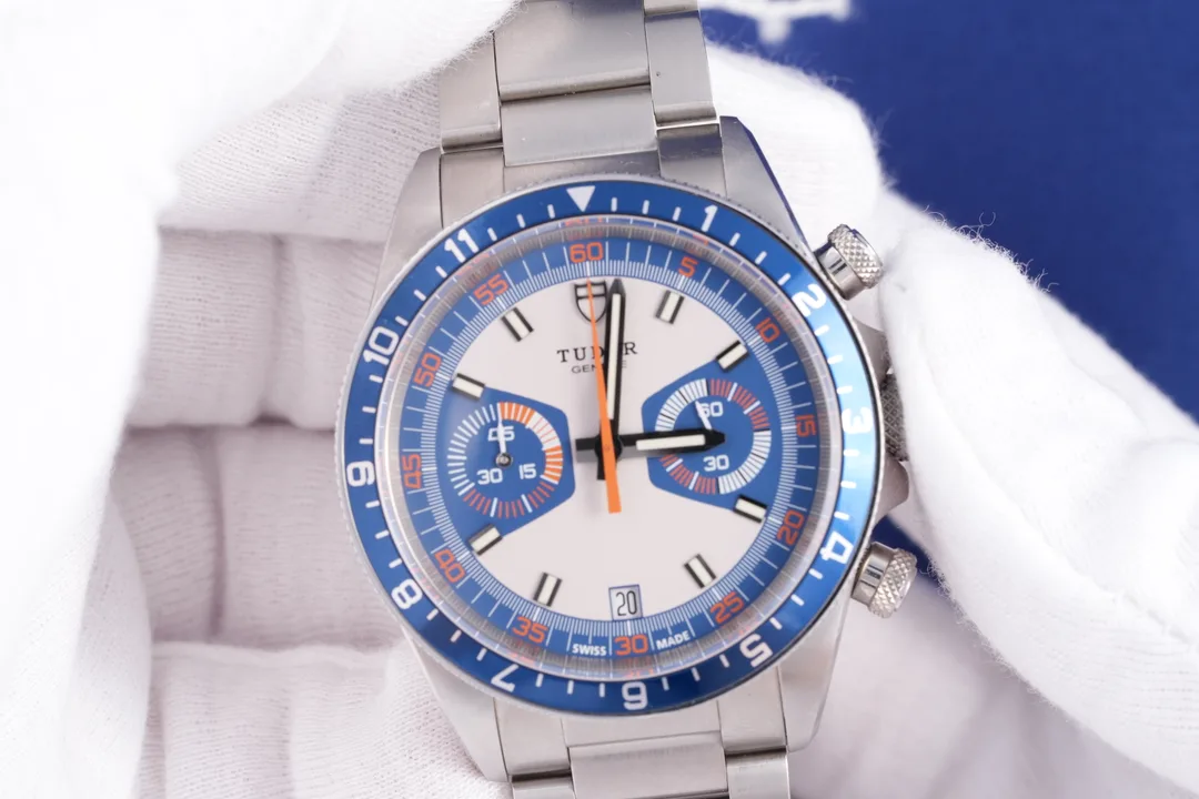 Tudor Heritage Chrono Blue, Ref. 70330B, blue dial, Stainless Steel case luxury watch – view 3