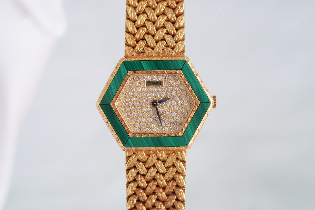 Limelight Piaget, Ref. 9553 / 9553 D2, diamond dial, 18K Yellow Gold case luxury watch – view 3
