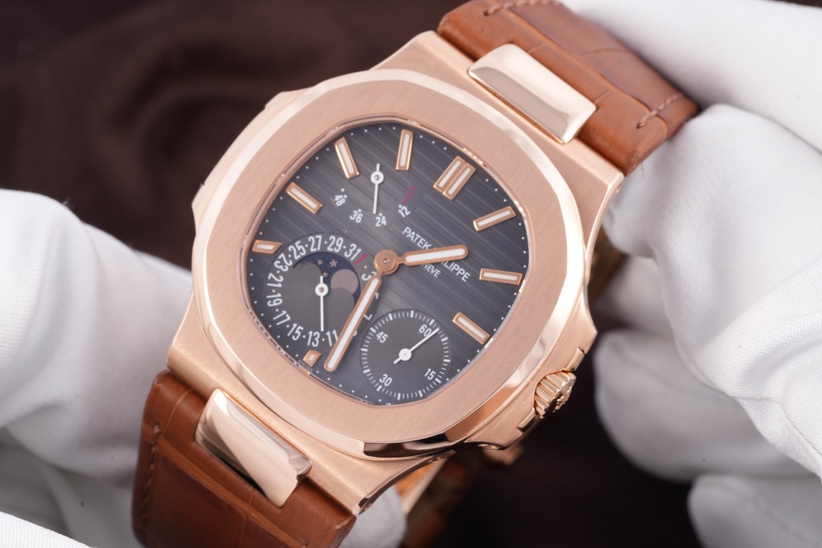 Patek Philippe Nautilus, Ref. 5712R-001, brown dial, 18K Rose Gold case luxury watch – view 5