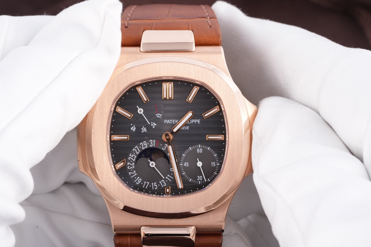 Patek Philippe Nautilus, Ref. 5712R-001, brown dial, 18K Rose Gold case luxury watch – view 6