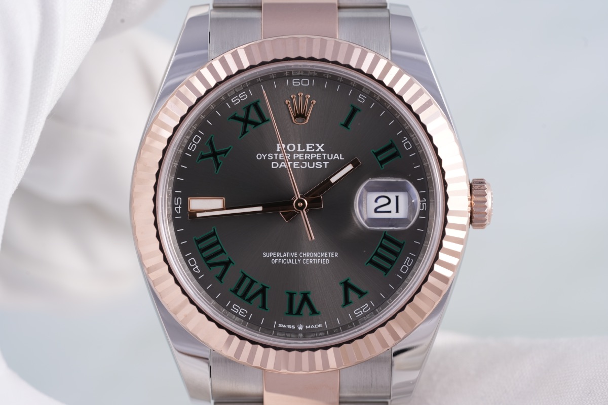 Rolex Datejust 41 "Wimbledon", Ref. 126331, grey dial, 18K Rose Gold and Steel case luxury watch – view 2
