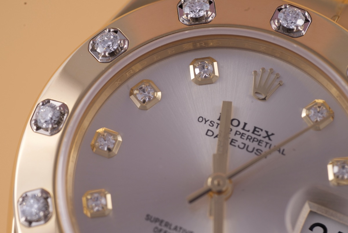 Rolex Datejust Pearlmaster 34, Ref. 81318, silver dial, 18K Yellow Gold case luxury watch – view 4